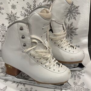 JACKSON figure skates
Freestyle 3W